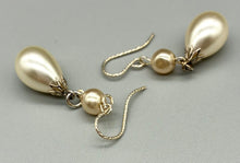 Load image into Gallery viewer, Vintage Teardrop Pearl Drop Necklace