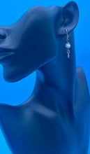 Load image into Gallery viewer, Vintage Pearl drop Earrings