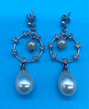 Load image into Gallery viewer, Vintage Drop Pearl and Diamante Stud earrings