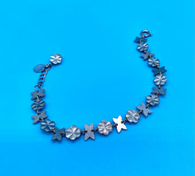Load image into Gallery viewer, Vintage Blue Rhinestone Daisy Chain and Butterfly Bracelet