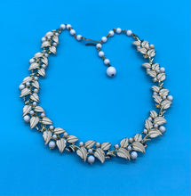 Load image into Gallery viewer, Vintage Jewelcraft Beaded Leaf Choker Necklace