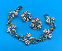 Load image into Gallery viewer, Vintage Jewelcraft Beaded Floral Cluster Bracelet