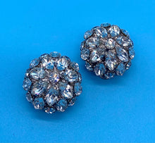 Load image into Gallery viewer, Vintage Rhinestone Starburst clip on earrings