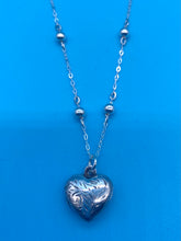 Load image into Gallery viewer, Vintage Sterling Silver Heart Locket and Bead Necklace