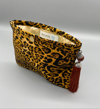 Load image into Gallery viewer, Leopard print pouch