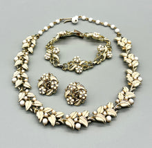 Load image into Gallery viewer, Vintage Jewelcraft Beaded Leaf Choker Necklace
