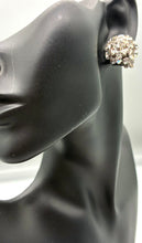 Load image into Gallery viewer, Vintage Rhinestone Starburst clip on earrings
