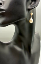 Load image into Gallery viewer, Vintage Teardrop Pearl Drop Necklace
