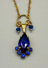 Load image into Gallery viewer, Vintage Sapphire Cabochon Necklace
