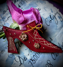Load image into Gallery viewer, Marie Antoinette Leather Bag Charm - Rouge
