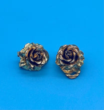 Load image into Gallery viewer, Vintage Gold tone Rose clip on earrings
