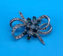 Load image into Gallery viewer, Vintage Emerald Green Rhinestone Bow and Flower Brooch
