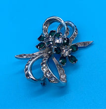 Load image into Gallery viewer, Vintage Emerald Green Rhinestone Bow and Flower Brooch
