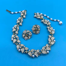 Load image into Gallery viewer, Vintage Jewelcraft Beaded Leaf Choker Necklace
