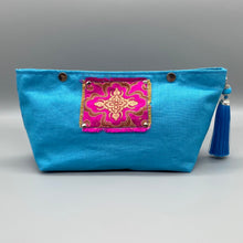 Load image into Gallery viewer, Turquoise linen pouch
