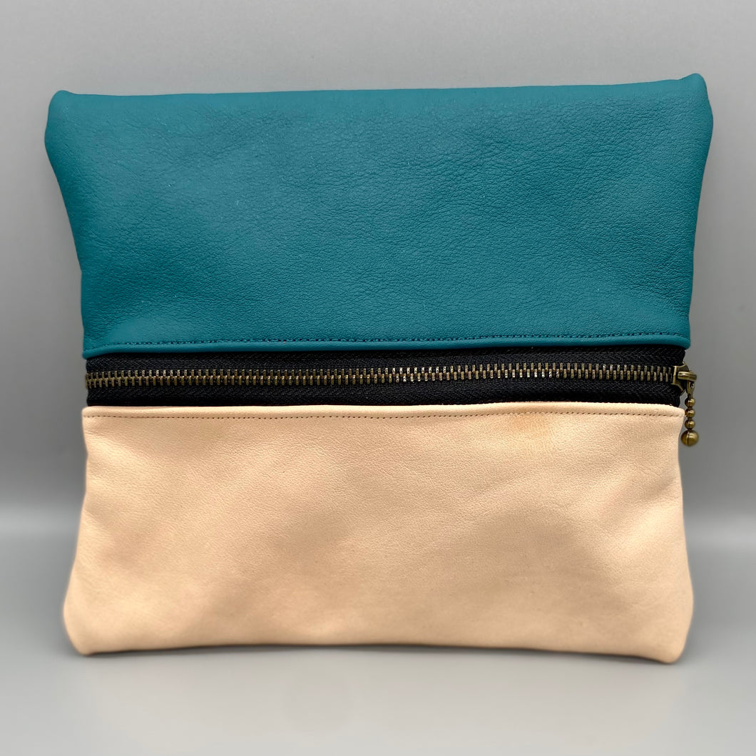 Leather split colour teal/cream pouch