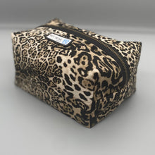 Load image into Gallery viewer, Leopard print vanity bag
