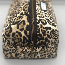 Load image into Gallery viewer, Leopard print vanity bag
