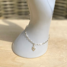 Load image into Gallery viewer, Silver heart chain bracelet
