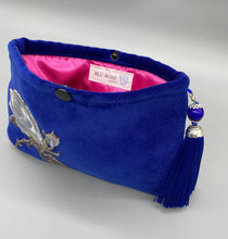 Load image into Gallery viewer, Dark blue velvet pouch
