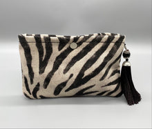 Load image into Gallery viewer, Black and White zebra pouch
